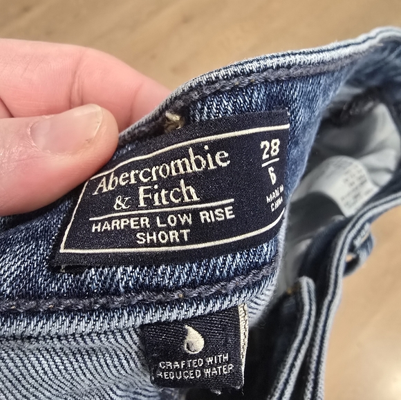 Abercrombie & Fitch Harper low rise shorts 28 6 - Picture 3 of 7